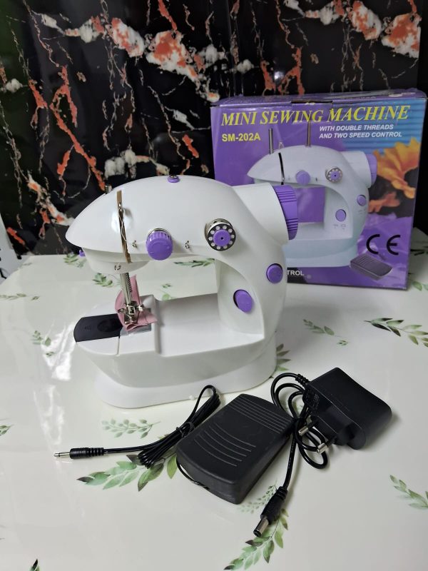MINI MAQUINA DE COSER SM-202A